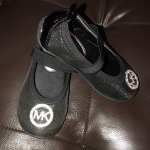 Little girls Michael Kors sparkle black flats Sz 8
